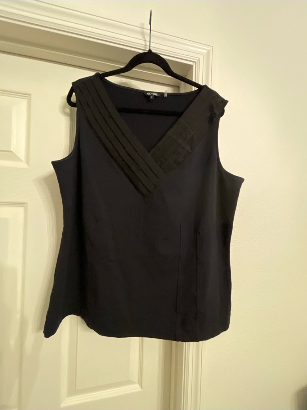 NIC+ZOE Black Pleated V-Neck Sleeveless Top
